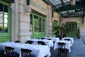 La Brasserie Bocuse Lyon : Un Héritage Gastronomique au Cœur de Lyon